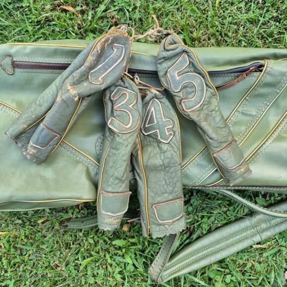 Vintage MacGregor Tourney Carry Golf Bag w/Strap & Vintage Wilson Headcovers - Picture 8 of 10